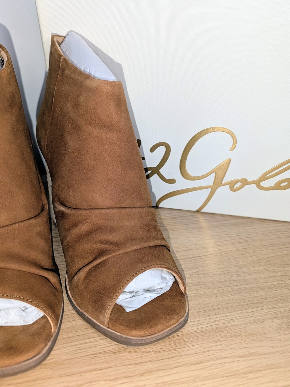 42 Gold Chinese Laundry Tan Suede Bootie, Sz 8.5, New In Box.  Never Worn.